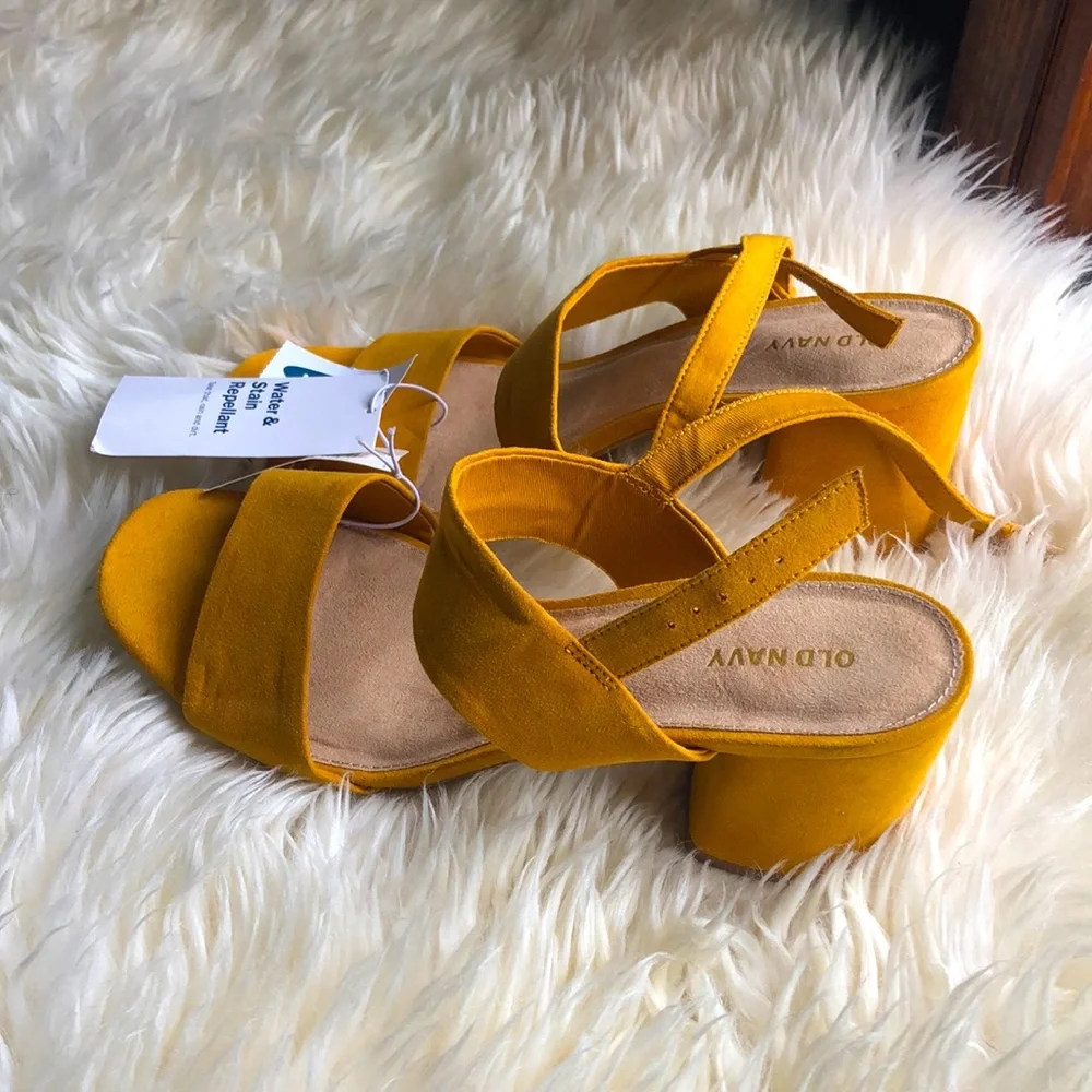 NWT Gold Strapy Block High Heels - Picture 2 of 6